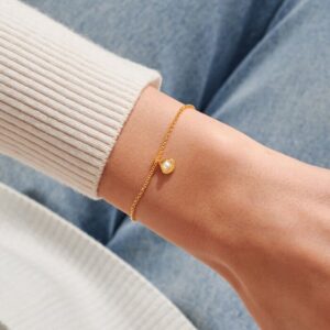 Loved By You 'Pearl Shell' Bracelet in Gold Plating